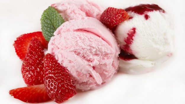 493895-sweet-strawberry-ice-cream-dessert-min-2 (1)