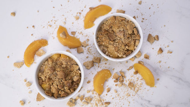healthy peach crumble